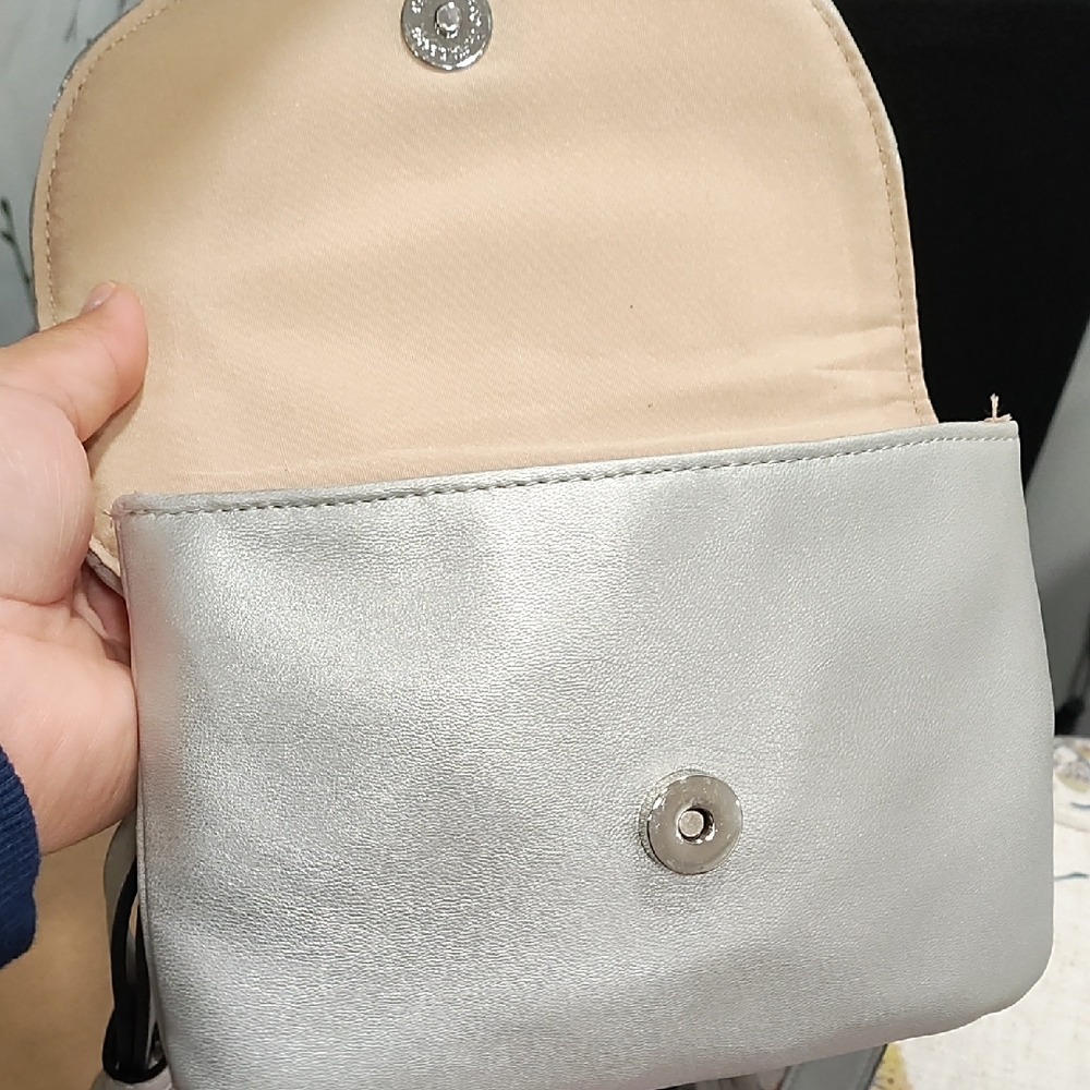 Silver Quilted Belt Bag - Picture 7 of 11